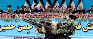 Die Führung in Teheran muss entscheiden, ob sie Vergeltung für das Attentat übt. Über die militärischen Mittel verfügt der Iran.