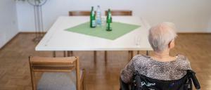 Die Fachärztin für Allgemeinmedizin fordert eine Debatte über das Besuchsverbot.