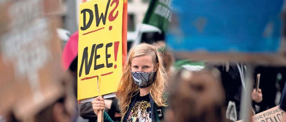 Die Initiative „Deutsche Wohnen & Co enteignen“ will per Volksentscheid erreichen, dass große Wohnungsbestände einzelner Unternehmen kommunalisiert werden.