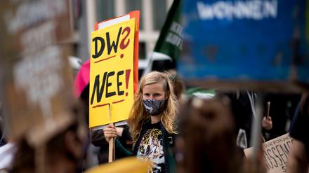Berliner Mietendemo. Demonstranten gegen die Deutsche Wohnen im Juni 2020. 