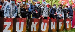 Zukunft wünschen sich nicht nur die Airbus-Mitarbeiter in Hamburg. Vor allem in der Autoindustrie ist die Angst um den Arbeitsplatz weit verbreitet.