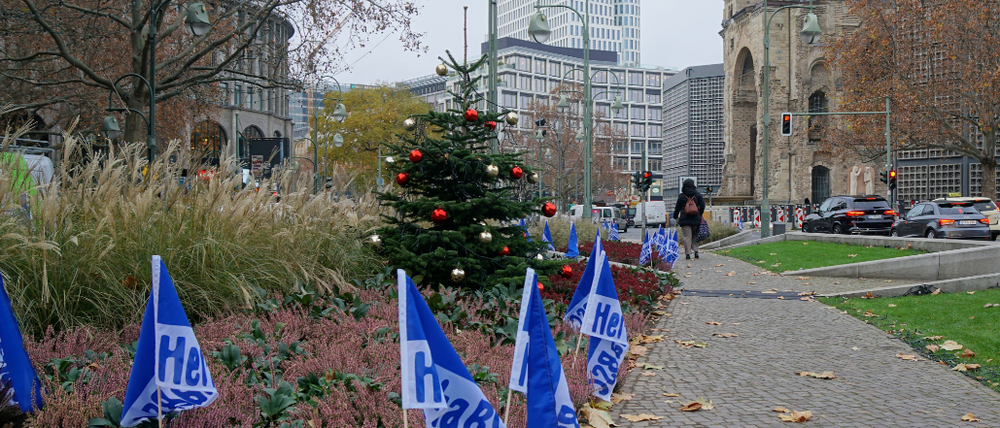 Der Mittelstreifen der Tauentzienstraße war blau-weiß. Dann kam das Ordnungsamt.