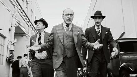 Hollywoods Allmächtige: Drehbuchautor Herman Mankiewicz (Gary Oldman), Studioboss Louis B. Mayer (Arliss Howard) und Regisseur Joe Mankiewicz (Tom Pelphrey, v. li.)