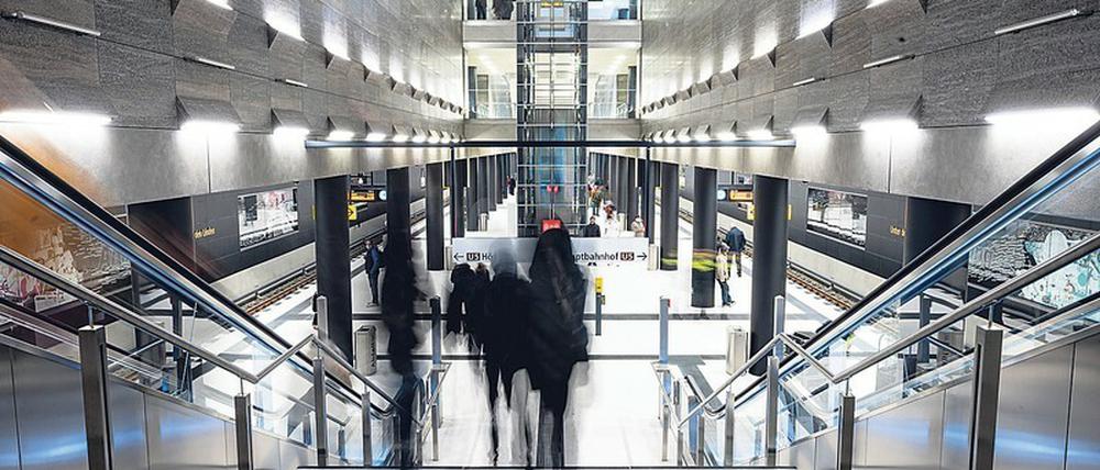 Hell und luftig. Für den neuen Bahnhof Unter den Linden werden 50 000 Umsteiger pro Tag erwartet.