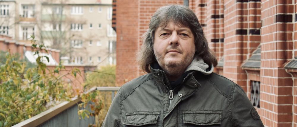 Bernd Kistenmacher vor dem ehemaligen Eingang zum Electronic Beat Studio. In den Kellerräumen ist heute ein Archiv.
