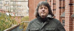 Bernd Kistenmacher vor dem ehemaligen Eingang zum Electronic Beat Studio. In den Kellerräumen ist heute ein Archiv.