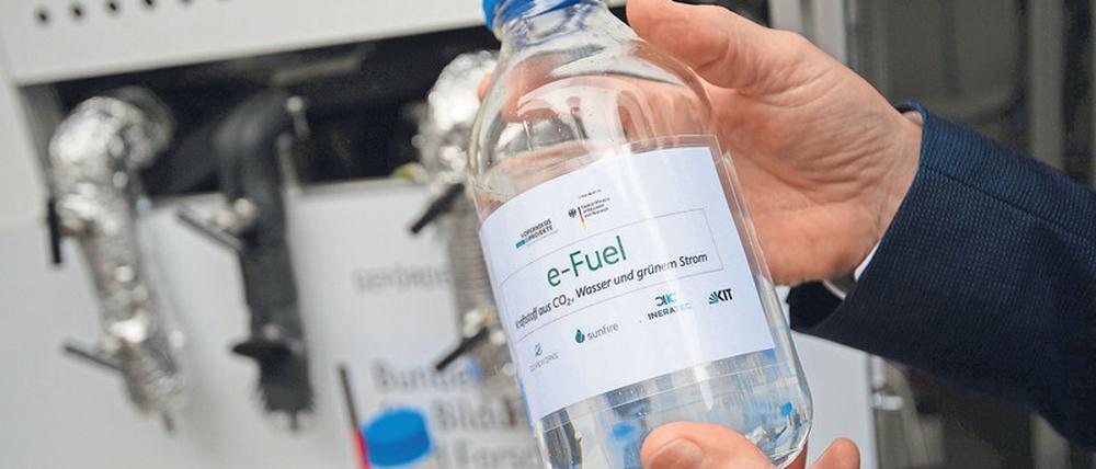 Saubere Verbrennung: "Wasserstoffbenzin", gewonnen aus erneuerbarer Energie. 