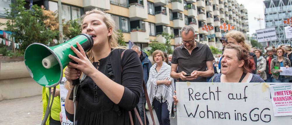 Berlin setzt auf das Vorkaufsrecht. Im Bild Proteste in der Friedrichstraße gegen den Verkauf von Wohnungen an einen Privatinvestor. 