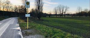 Stille am Stadtrand. Auch die BVG-Bushaltestelle "Annenweg" verdankt ihren Namen der Bauernfamilie.