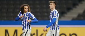 Herthas Krzysztof Piatek bejubelt sein Tor zum 2:1 gemeinsam mit Matteo Guendouzi.