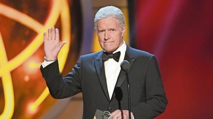 Alex Trebek, hat seit 1984 (!) über 8000 Ausgaben der legendären Quiz-Show „Jeopardy!“ moderiert. 