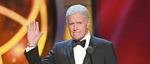 Alex Trebek, hat seit 1984 (!) über 8000 Ausgaben der legendären Quiz-Show „Jeopardy!“ moderiert. 