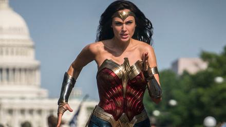 Geht ihren eigenen Weg. Gal Gadot in „Wonder Woman 1984“, der an Weihnachten im Kino und Streaming erscheint.