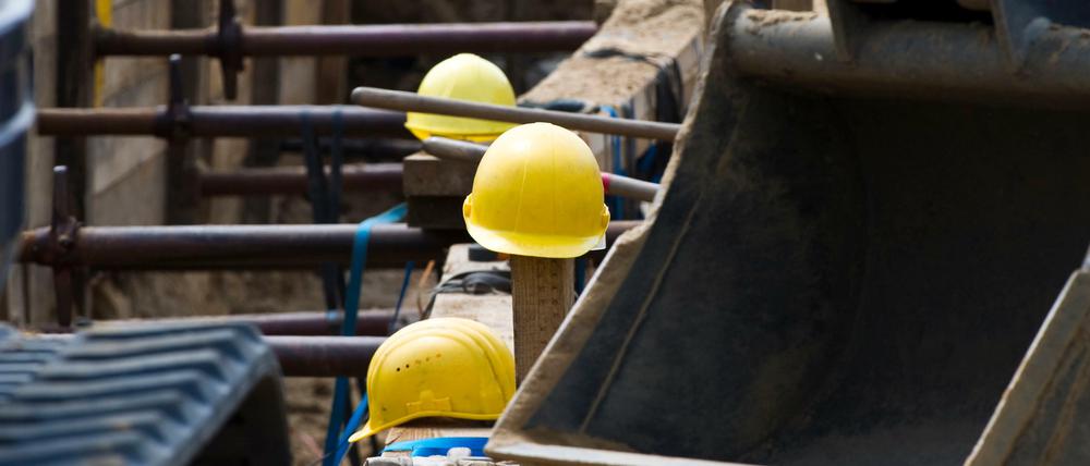 Bagger und Bauhelm startklar?