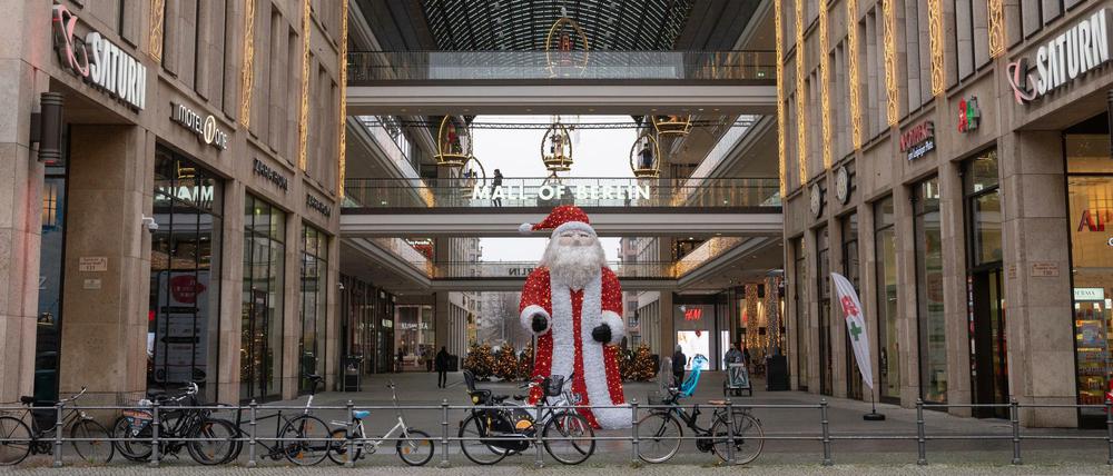 Die Mall of Berlin am Leipziger Platz ist für die Vorweihnachtszeit dieses Jahr vergleichsweise leer.