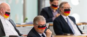 Der sächsische Landtagsabgeordnete Dietmar Frank Schaufel und Kollegen seiner Fraktion im Sächsischen Landtag.