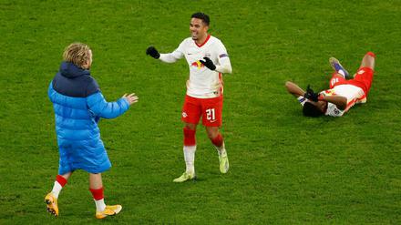 Erschöpft und glücklich: die Leipziger nach dem Spiel.