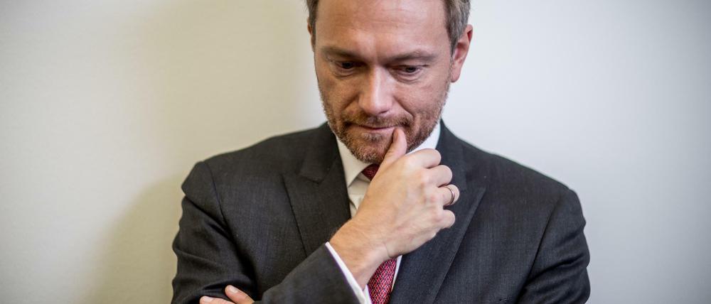 Der FDP-Bundesvorsitzende Christian Lindner, aufgenommen am 15.12.2017 in Berlin. (zu dpa "Linder unterstützt Bundesbank-Chef" vom 15.12.2017) Foto: Michael Kappeler/dpa +++(c) dpa - Bildfunk+++ | Verwendung weltweit