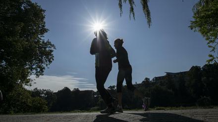 In Bewegung. Menschen aus höheren sozialen Schichten achten mehr auf ihre Gesundheit.