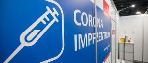 Der Vorsitzende der Innenministerkonferenz, Georg Maier (SPD), hat vor Angriffen auf Transporte von Corona-Impfstoffen und Angriffen auf die Impfzentren gewarnt.