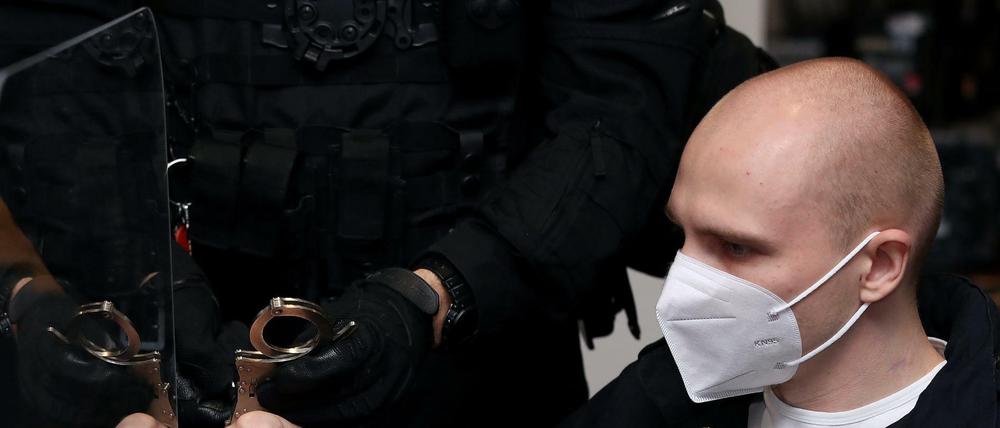 Stephan B. vor Gericht in Magdeburg. Er selbst hat sich als antisemitischen Gewalttäter dargestellt.