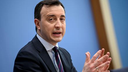 Cheforganisator der Chef-Suche - CDU-Generalsekretär Paul Ziemiak erläutert den Digitalparteitag