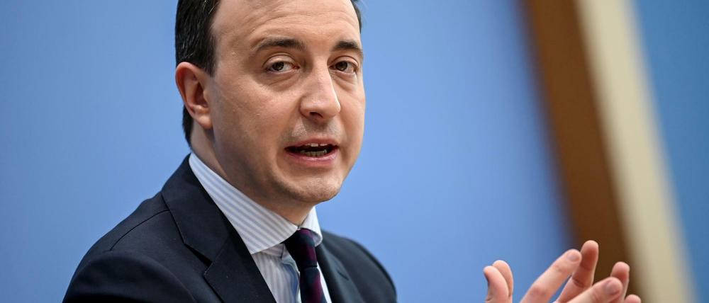 Cheforganisator der Chef-Suche - CDU-Generalsekretär Paul Ziemiak erläutert den Digitalparteitag