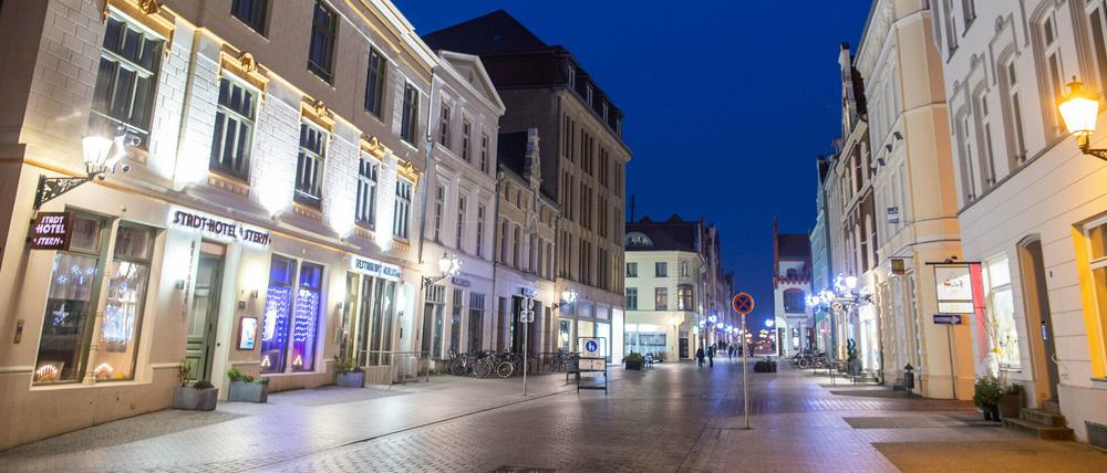 Menschenleere Haupteinkaufsstraßen in Wismar