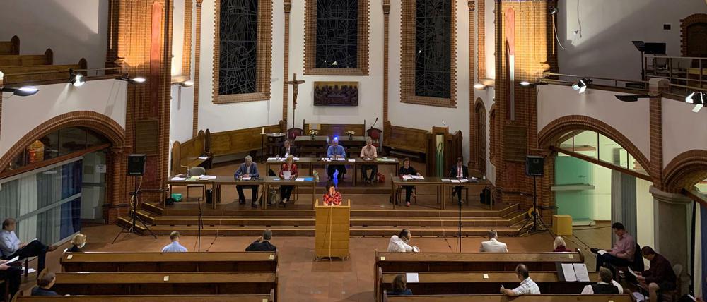 Die Bezirksverordnetenversammlung tagt sonst in der Zehlendorfer Pauluskirche.