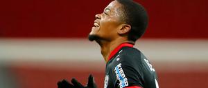 Leverkusens Leon Bailey jubelt über seinen Treffer zum 2:0. 