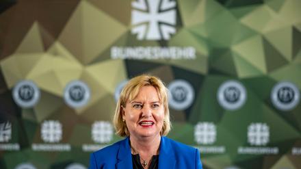 Die SPD stellt die Wehrbeauftragte des Bundestags, Eva Högl. Die Parteiführung ignoriert ihre Meinung zu den Drohnen.
