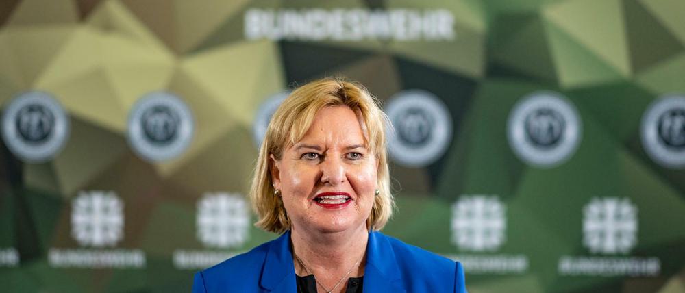 Die SPD stellt die Wehrbeauftragte des Bundestags, Eva Högl. Die Parteiführung ignoriert ihre Meinung zu den Drohnen.