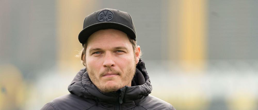 Edin Terzic stand lange im Schatten von Lucien Favre - jetzt steht er in der Verantwortung, Borussia Dortmund wieder auf Kurs zu bringen.