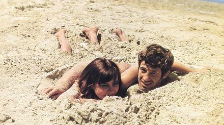 Strandspiele. Anna Karina und Jean-Paul Belmondo in „Elf Uhr nachts“.