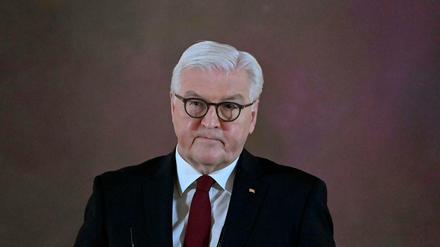 Gleich nach Neujahr würden die ersten Impfungen beginnen, sagte Bundespräsident Frank-Walter Steinmeier (SPD) am Montag in Berlin.