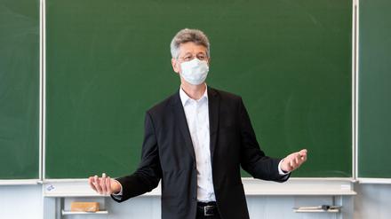 Michael Piazolo (Freie Wähler), Kultusminister von Bayern, hat zahlreiche Eltern, Lehrer und Schüler verärgert.