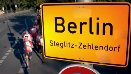 Sportlich, sportlich. Im Film wird auch gut gerannt - quasi für den Bezirk.