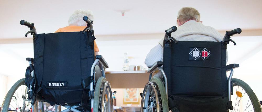 Besonders vulnerabel und besonders betroffen: Pflegeheime bleiben in Berlin ein Corona-Hotspot.