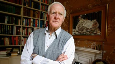 Der britische Schriftsteller John le Carré in seinem Haus in London. Er starb am 12.12. 2020 im Alter von 89 Jahren.
