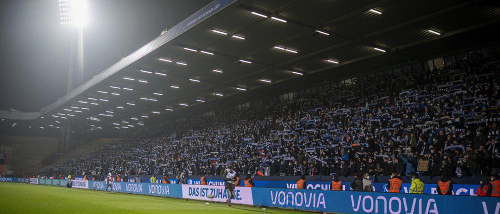 Das Highlight des neuen Heimtrikots ist das Konterfei des Ruhrstadions mit seinen markanten Flutlichtmasten.