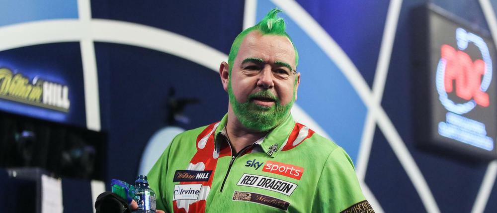 Darts-Titelverteidiger Peter Wright eröffnet die WM in diesem Jahr im Grinch-Kostüm.