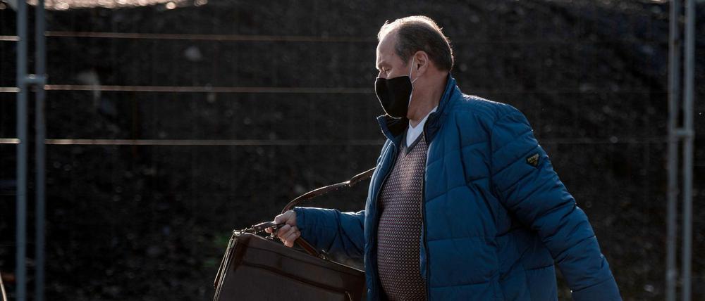 Huub Stevens hat zwar offenbar nicht mehr das alte Kampfgewicht, aber immer noch den alten Ehrgeiz. "Ich brenne", sagte er bei seiner Vorstellung am Freitag.