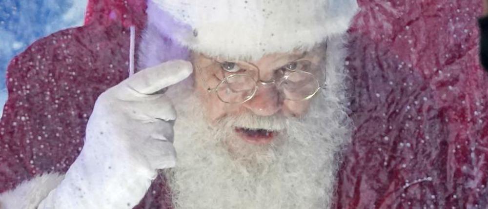 Der als Weihnachtsmann verkleidete Dan Kemmis