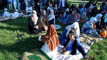 Muslime beim Eid-Fest in Berlin. Auch unpolitische Muslime fühlen sich durch Mohammed-Karikaturen verletzt.