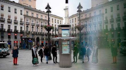 Anstehen für „El Gordo“ in Madrid.