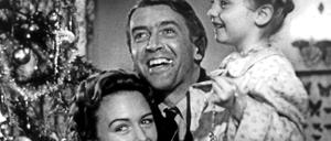 Dem Engel Clarence sei dank.  George Bailey (James Stewart, gr. Foto) hat wieder Freude am Leben gefunden und feiert Weihnachten. 
