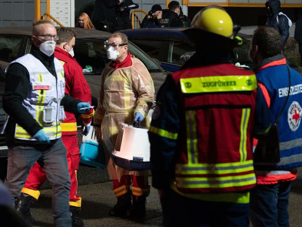Der Kellerbrand im Lichtenberger Hochhaus löste Heiligabend einen Großeinsatz aus.