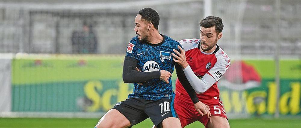 Hart angegangen. Stellvertretend für Herthas Probleme mit den Freiburgern stand Matheus Cunha (l.), dem wenig gelang.