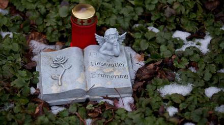 In kurzen Nachrufen erinnert der Tagesspiegel an die Covid-19-Verstorbenen in Berlin.