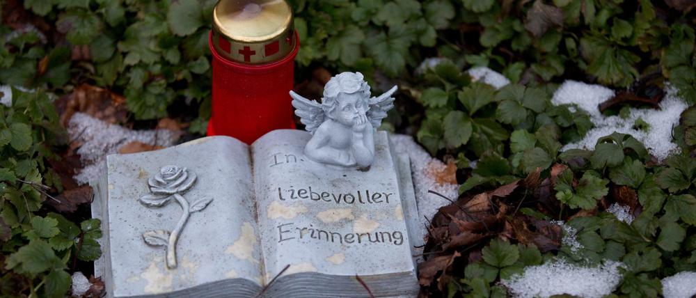 In kurzen Nachrufen erinnert der Tagesspiegel an die Covid-19-Verstorbenen in Berlin.